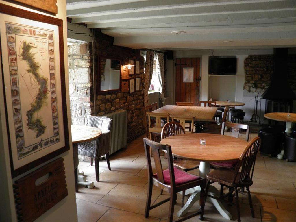 The Talbot Inn Eynsham Luaran gambar